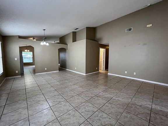 5th image of 4029 Shawn Cir
