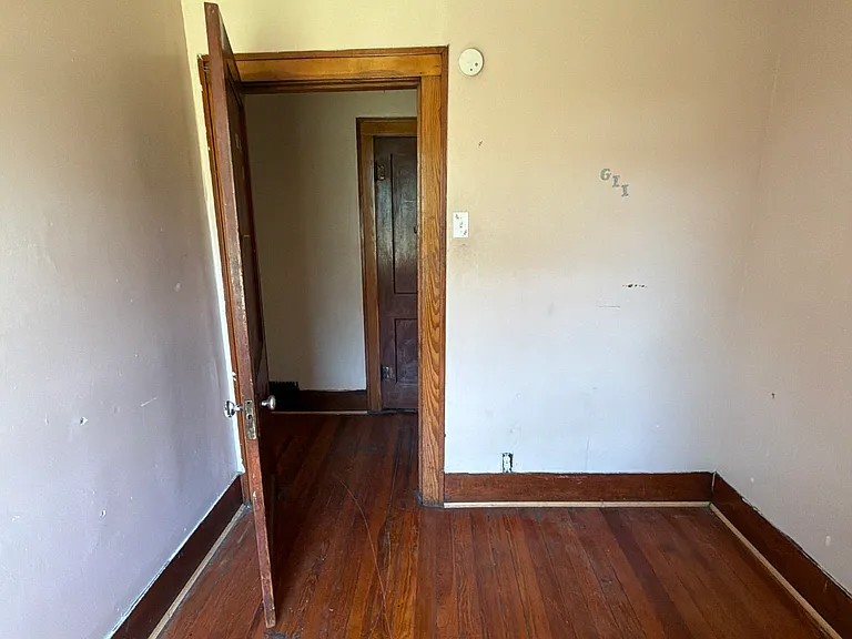 2120 Saint Louis Ave — Photo 12