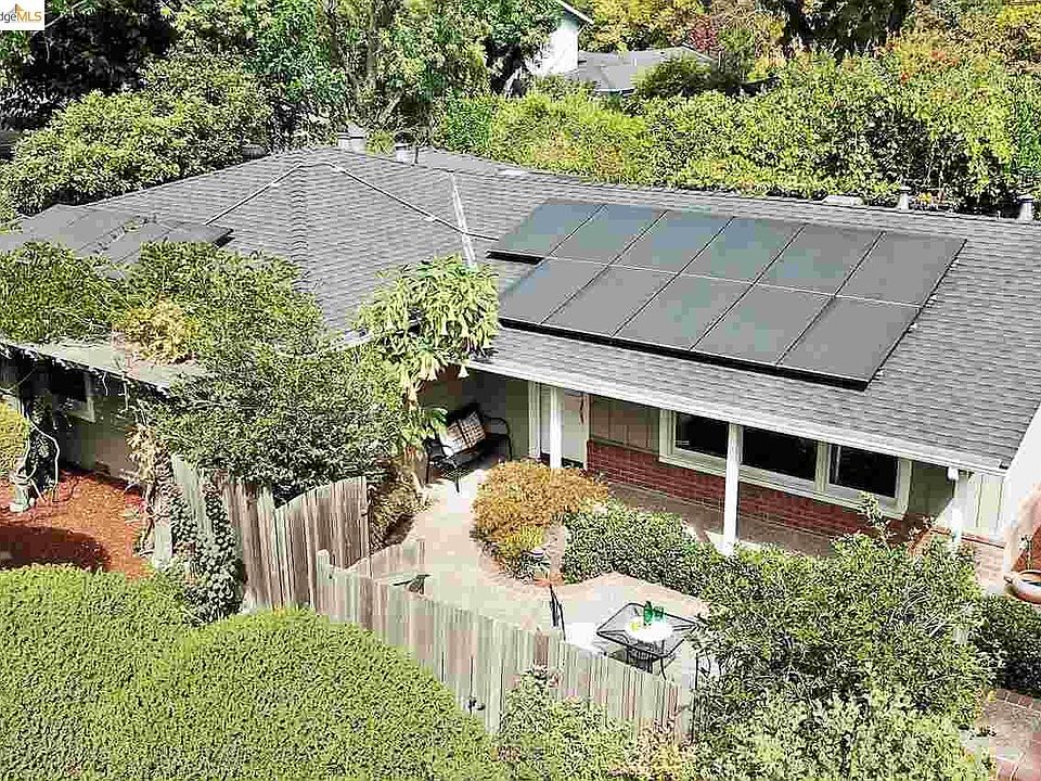 1st image of 61 McGuire Dr
