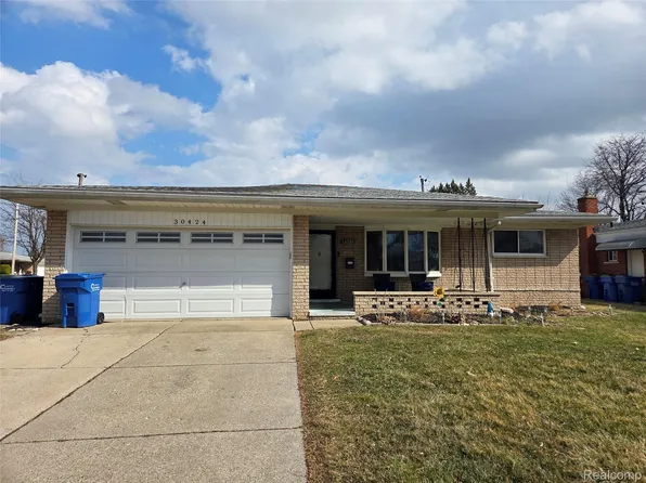 30424 Kelsey Dr, Warren, MI 48092