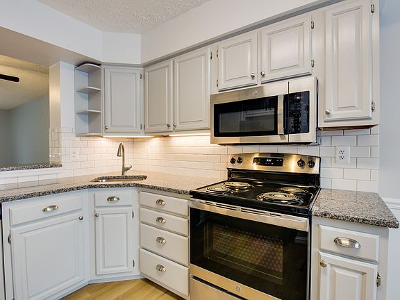 5th image of 307 Guilford Ct