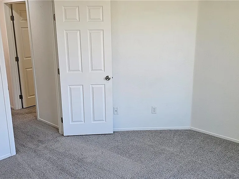 7451 Benlomond Ave — Photo 27
