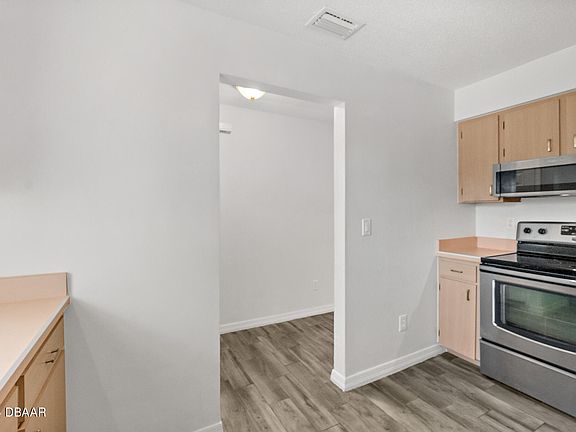 5th image of 503 Phoenix Ave