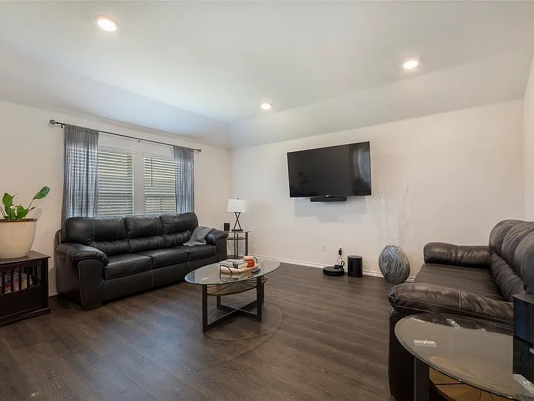 1404 Old Trail Rd — Photo 12