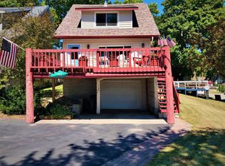 105 Mars Hill Dr, Clear Lake, IA 50428