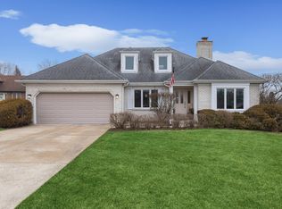 8300 Chelsea Ln, Willow Springs, IL 60480