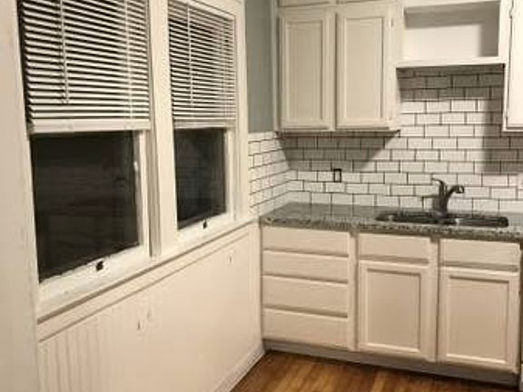 3rd image of 1321 W 106th St