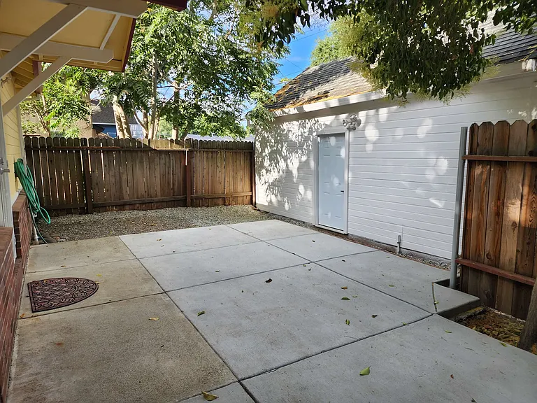 208 Earl Ave #A — Photo 14
