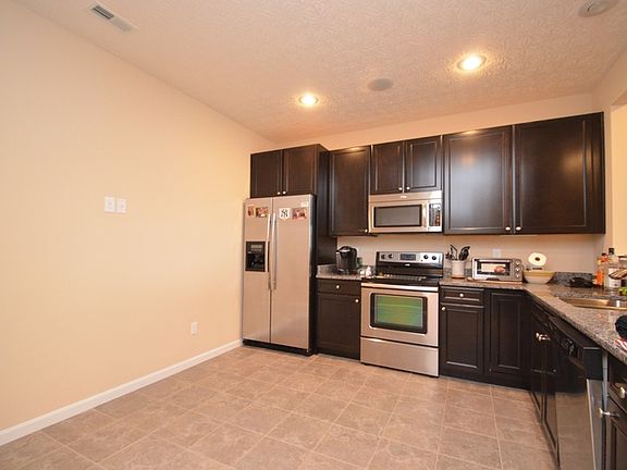 4th image of 203 Valley Forge Dr