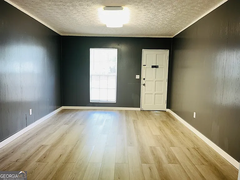 128 S Main Ave #7 — Photo 4