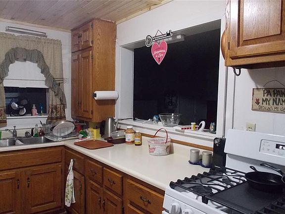 4th image of 407 1st St