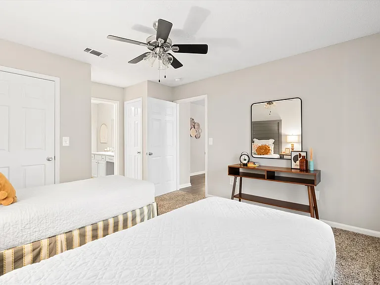 The Grove Apartments — Photo 17