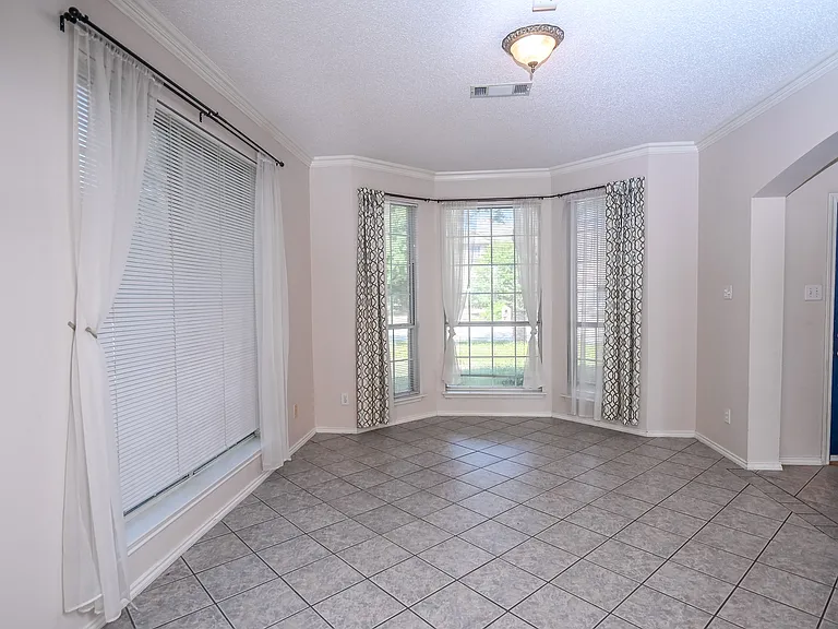 2100 Newport Dr — Photo 15