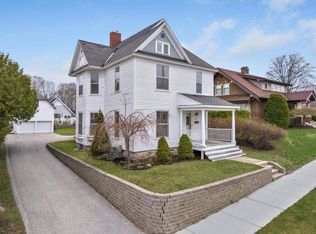 715 E Lake St, Petoskey, MI 49770