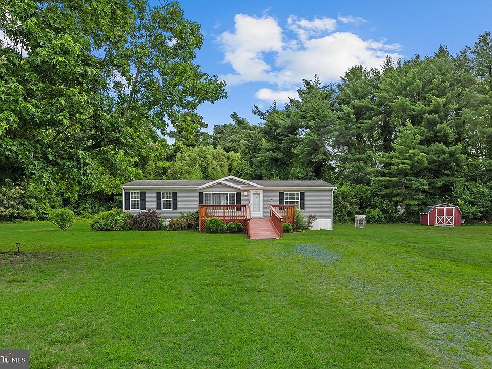 1st image of 7861 Bennett Park Dr