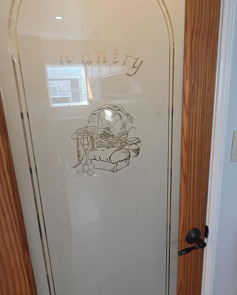 5 bed, 1878 sqft, $6,200 — Photo 4