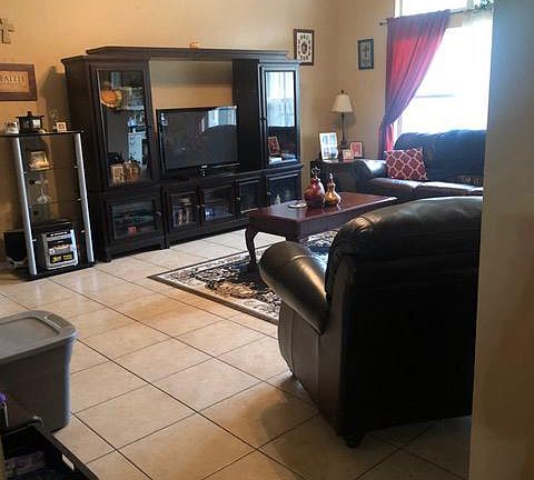 2nd image of 3912 Camellia Ave
