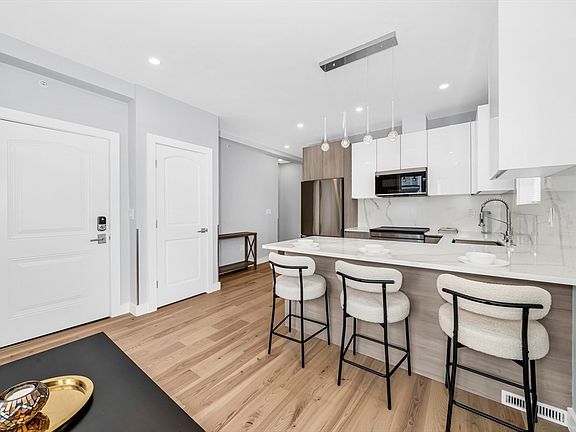 5th image of 181 Maverick St #1