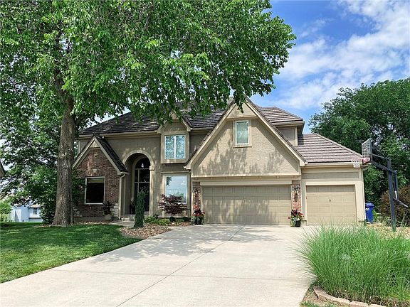 2nd image of 5508 NE Northgate Ct
