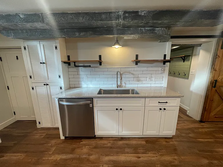 1634 E Glass Ave — Photo 19
