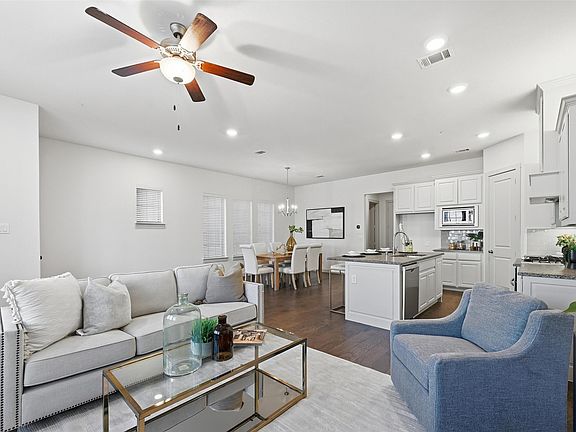 3rd image of 4836 Paddock Trl