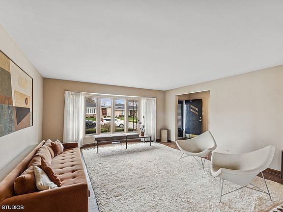 2nd image of 11107 Nelson St