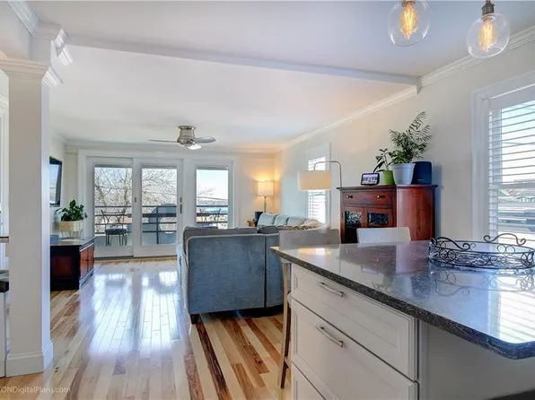 492 Thames St Unit 3, Newport, RI 02840