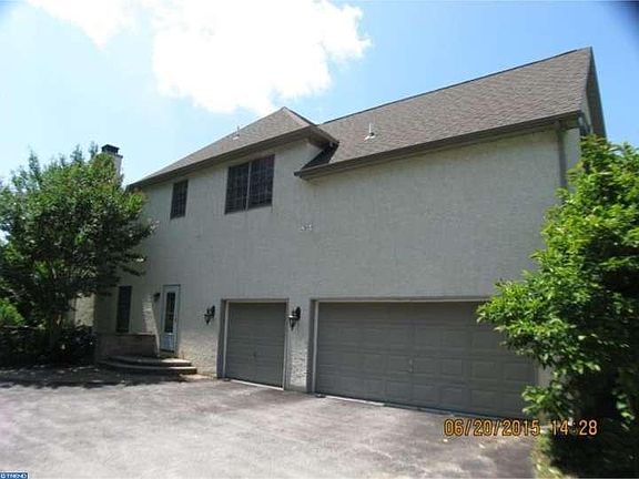 3rd image of 10 Horseshoe Pointe Dr