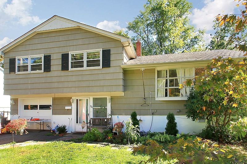 1st image of 221 Fairview Ave