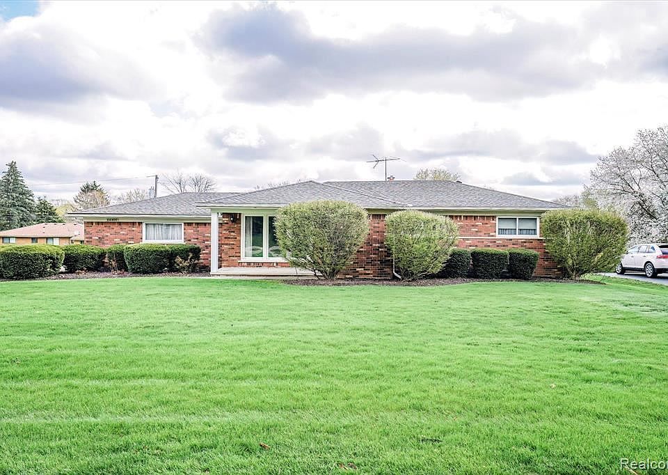1st image of 64406 Tara Hill Dr N