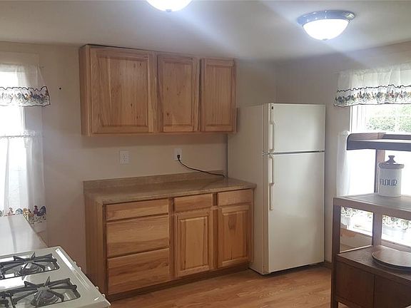 3rd image of 316 W 8th St