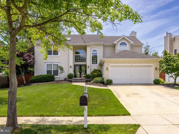 2 Parkdale Pl, Marlton, NJ 08053