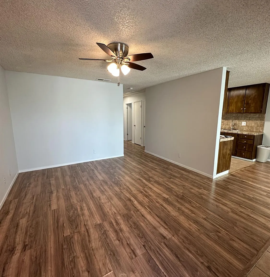 2 bed, 966 sqft, $1,750 — Photo 3