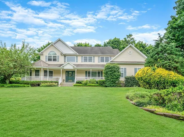 4 Brian Lane, Mount Sinai, NY 11766