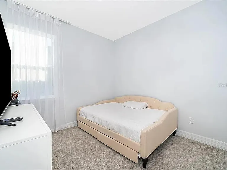 5818 Wallis Ln — Photo 16