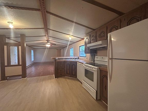4th image of 402B Lindell Rd