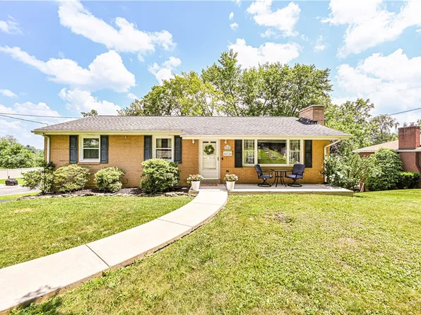 120 Northumberland Dr, Irwin, PA 15642
