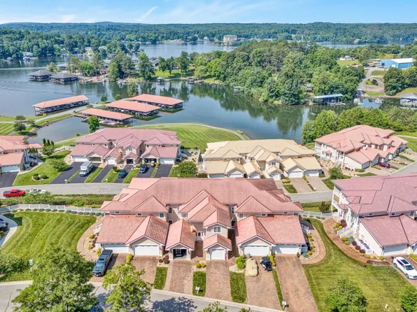 1066 Siesta Key Ct, Moneta, VA 24121