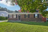 Tralea Dr-S2507-001.jpg