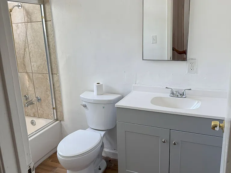 3804 40th Ave #3 — Photo 3