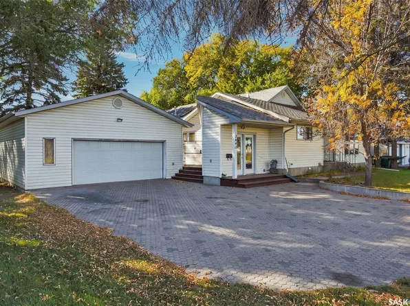 3445 11th Street W, Saskatoon, SK S7M 1K4