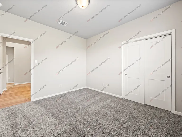 9512 Swenson Ln — Photo 12