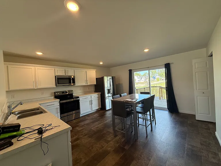 10906 Constant Dr — Photo 3