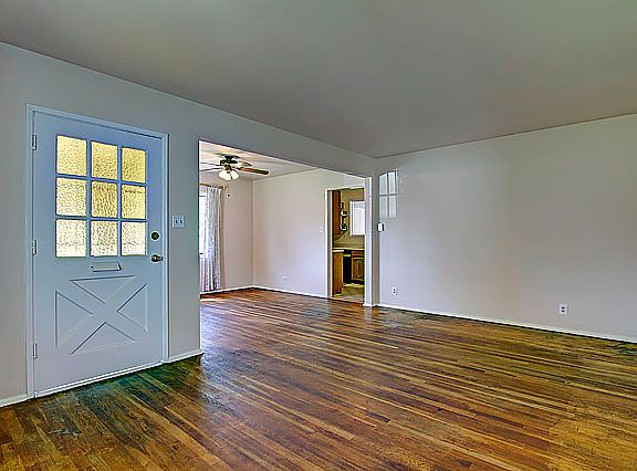 3rd image of 3853 Senasac Ave