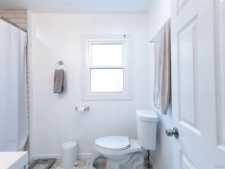 55 Henry St — Photo 7