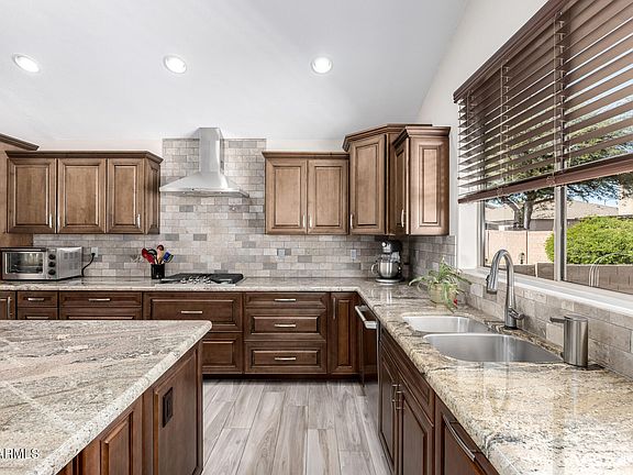 3rd image of 6926 W BRILES Road
