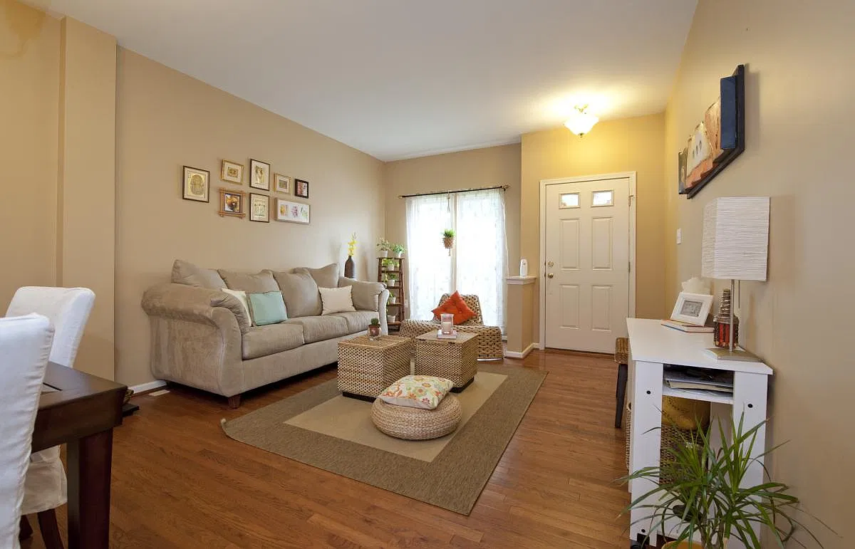 3 bed, 2.5 bath, 2746 sqft, $3,100 — Photo 4