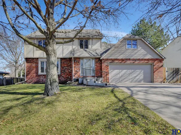 5520 Bison Dr, Lincoln, NE 68516