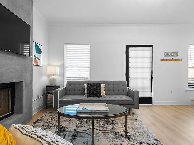 604 Julian St NW — Photo 46