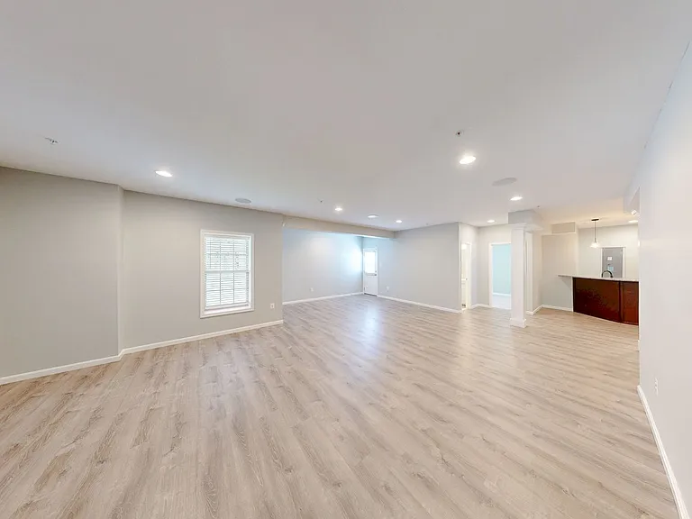 2604 Brooke Grove Rd — Photo 23